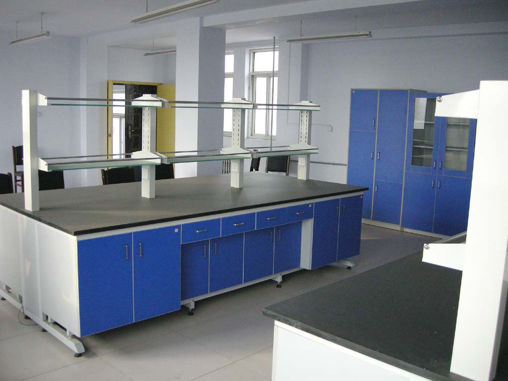 實(shí)驗(yàn)臺(tái)